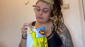 CURVY TATTOOED GIRL LICKS ON FOR FUN