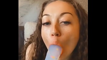 MISS DAISY MAE DILDO SUCKING &amp_ PUSSY PLAY