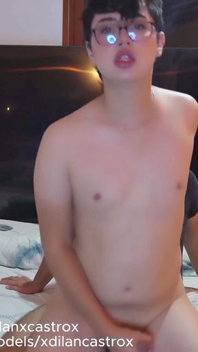Webcam Twink Gets Fucked Bareback and Gets His Ass Filled with Milk