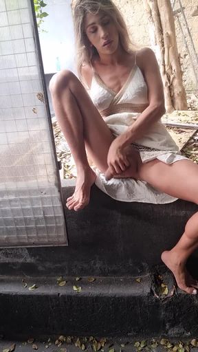 Paloma jerking a big load