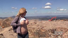 m exhibant devant des ouvriers et me godant lors d une randonnee voici ...