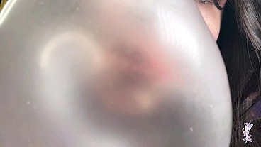 Ziva Fey - Bubblegum Blowing Silly Faces 10 Minute CLIP