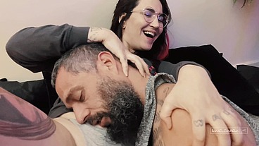 morena tatuada da bunda grande chupa gostoso e pede gozada na bunda - Mila Spook e Mario Aquele Official