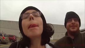 Saffron beauty gives a sloppy BJ in public