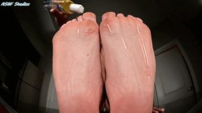 Anna oily bare soles tease! FOOT RUB DOWN! - MOV