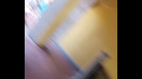 Bajo la falda en escaleras