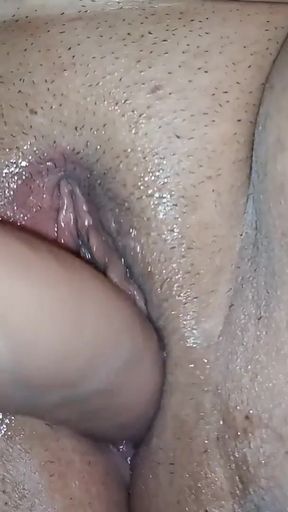 Mature Roma Milf Try The 27x5cm GIGANT Dildo - Half Inside, Pussy Apart, Orgasm Close - A Real Amateur Dilation!   Clip 1