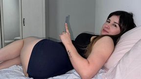 Mi hermanastra me insiste en cogermela y con mi polla le lleno la vagina de semen