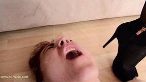 Hand Over Mouth the Perfect Hands - I Take Your Breath with My Hands Bitch! - Top Domina Bella Beretta and Her Slave