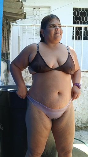 Rich Outdoor Bath My Neighbor Likes to See My Big Ass