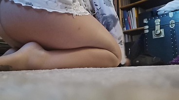 Wonderful carpet suction and ripped pantyhose big hairy Italian pussy 4K