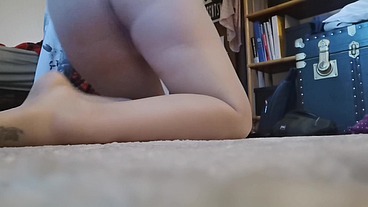 Wonderful carpet suction and ripped pantyhose big hairy Italian pussy 4K