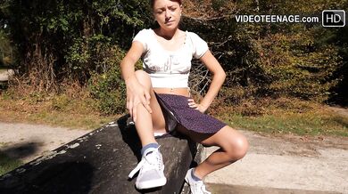 cute 18 year skinny girl does her first porn casting