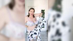 Busty mature tease in seductive lingerie