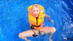 Life Jacket Vibe Play in the Pool - MOV