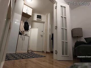 I maked up and met the delivery man exposed. This guy didn't take the cash grabed my breasts.