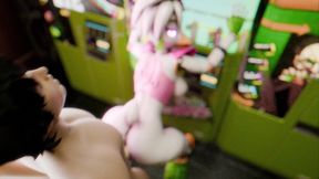 FNAF Robot Chica Servicing Her Customers