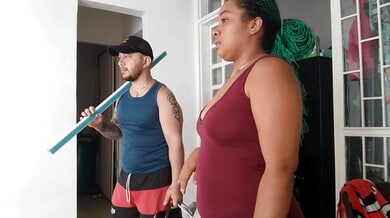 Pregnant Venezuelan woman calls a tattooed repairman for damp walls and ends up riding him hard