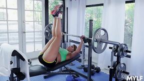 The mercilless and toned Mercedes Carrera is making a gym guy work for her pussy