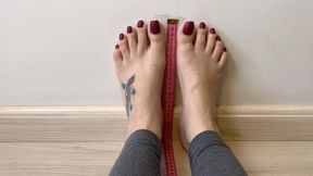 Measuring my beautiful big feet (MP4-HD1080p)