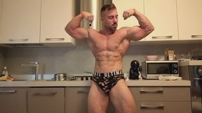 VINCENZO DAVORIO ALPHA MUSCLE BODYBUILDER SHOW HIS MUSCLE NAKED AND DOMINATE YOU!