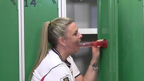 maisie lewis inh england s locker room
