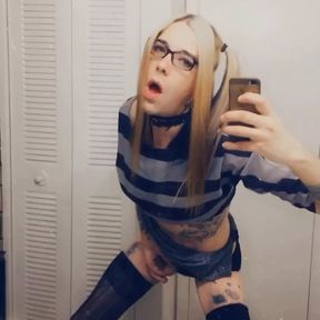 Seductive Shemale Wants To Suck Your Cock