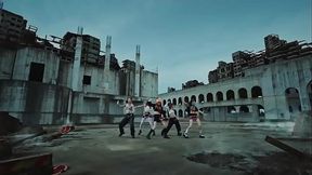 Lee sserafim - Antifragile M/V