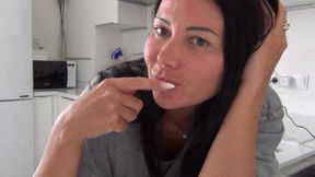 I rub my teeth with my finger aa