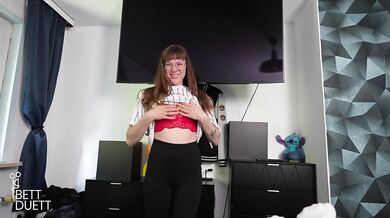 German stripper twerks then gets creampied raw