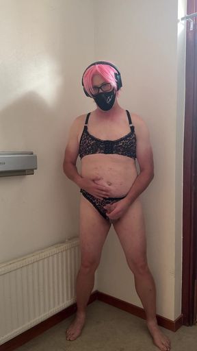 The Whore in Pink Playing and Masturbates Til She Cums