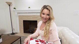 Stepmom sucks on his fingers to surrender to his dick