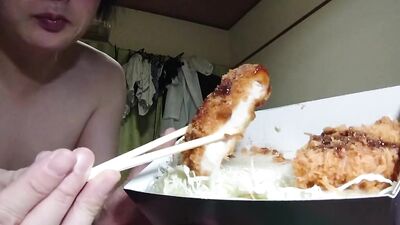 Amateur Japanese gay bloke eats in front of the camera