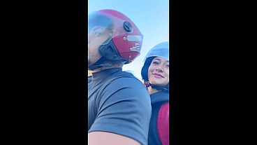 Levei a Famosinha pra fazer uma trilha de moto não resisti e comi ela no final ( Completo )