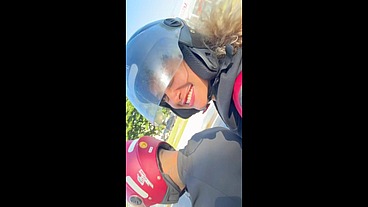 Levei a Famosinha pra fazer uma trilha de moto não resisti e comi ela no final ( Completo )