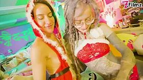 Happy Xmas with Anuskatzz, Miss Flora, and Lily Lu