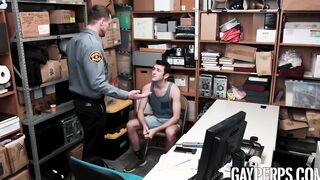 Officer catches young thief and hammers his tight ass bare