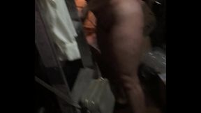 en la bodega con la nalgona