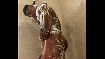 Jason Luv Showering