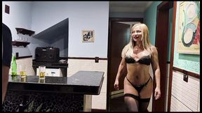 essa minha tia e muito safada, me chamou pra ir a sua casa, louca pra dar o cu, chamei mais um amigo pra fazer uma dp nessa safada (1° parte)