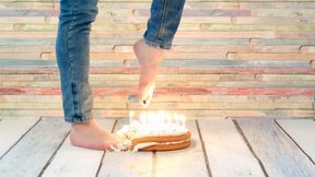 Birthday Bash – Barefoot Cake Crush with Black Polish