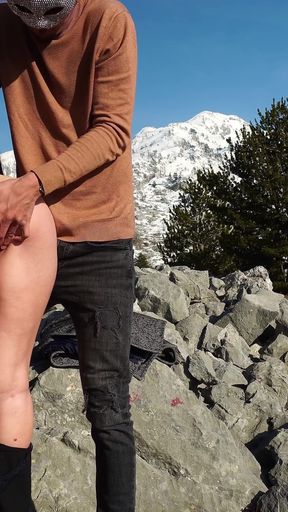 Hot Amateur Sex in the Cold Mountains
