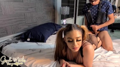 Cachondeo en Videollamada: Mi Novio Mira Cómo Me Los Chupo