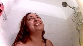 Shower Time with Veevee