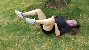 hotwife latina haciendo ejercicio sin ropa interior con un agujero en el short es una verdadera puta colombiana en estados unidos usa