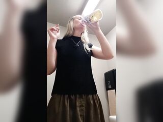 Jackie Drinks Her Own Urinate!