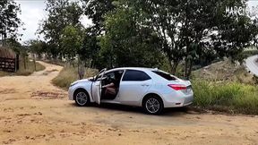 Car Trouble? Hot Stranger Offers Helping Hand for Reward