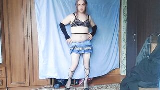 CHEERLEADER IN SUPER-FUCKING-HOT BRIEF DENIM MINISKIRT MAKING HOME MIND-BLOWING SHOWCASE FOR YOU ADORABLE ADORABLE SPECTACLE THAT TURN