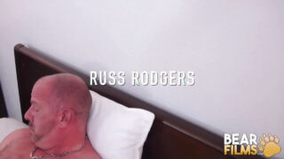 Quan hệ tình dục trần trụi cực mạnh dành cho những người đồng tính nam mập mạp: oral sex với dương vật khổng lồ kết thúc bằng màn xuất tinh bừa bãi.