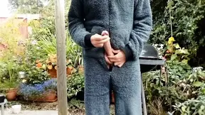 Rockardglans Outdoor Onesie Wank and Cum for Neighbors